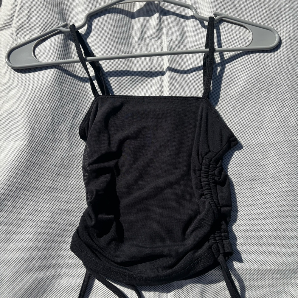 Black Hollister crop tank